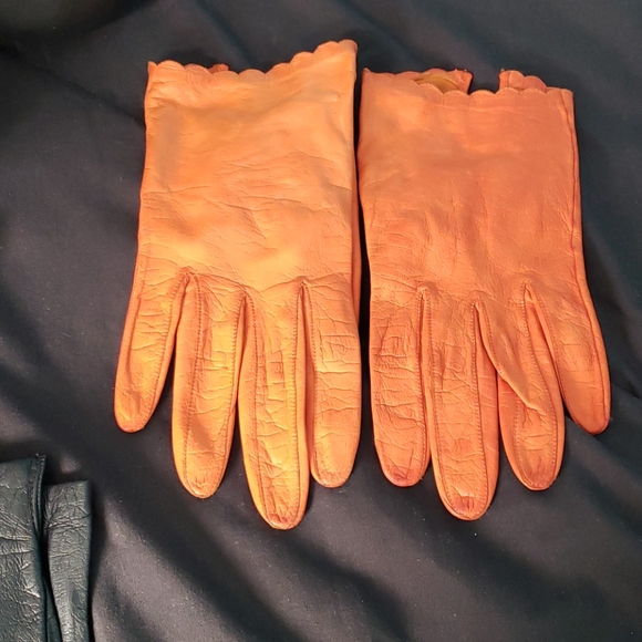 Aris Accessories - Miss aris vintage gloves